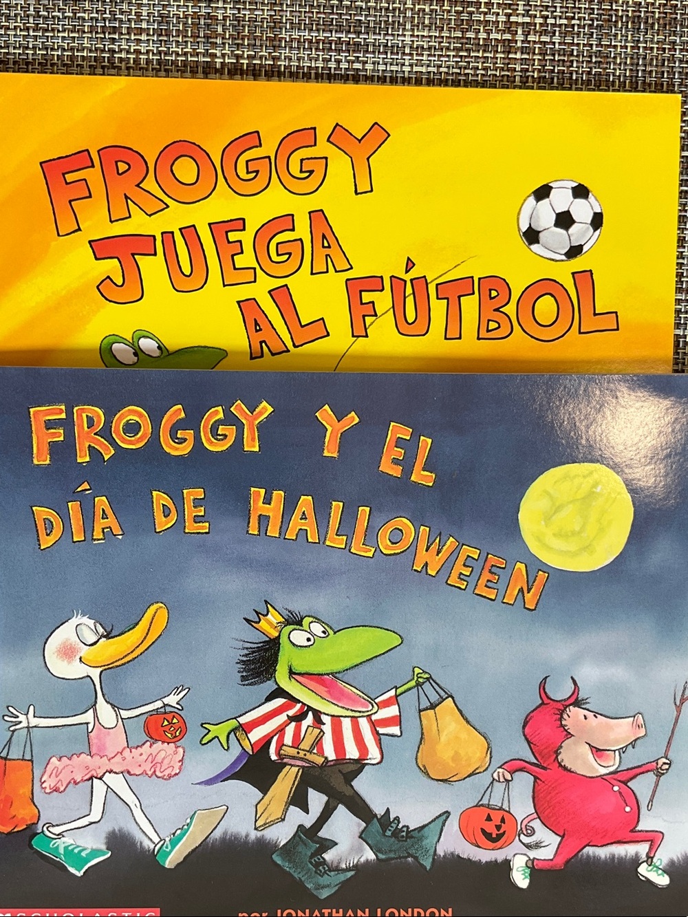 2Froggy books NWT